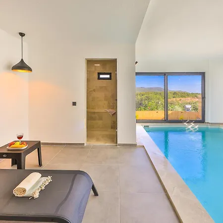 Villa Seral *